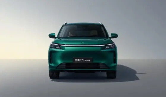 سيارات الدفع الرباعي الهجينة DFSK E5 Plus 165km نطاق كهربائي نقي 1.5L سيارات الدفع الرباعي الفاخرة